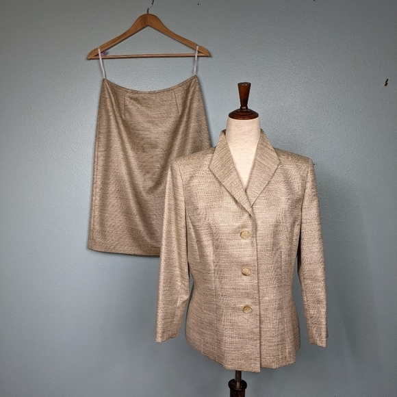 Kasper 2-pc tan silver skirt suit 10 - Picture 1 of 5